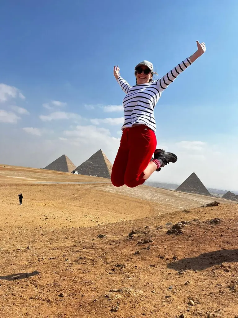 Giza Pyramids Travel Guide panorama view