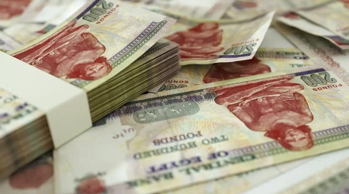 Egyptian Currency Guide for Tourists 2026: Exchange Rates, ATMs & Tips
